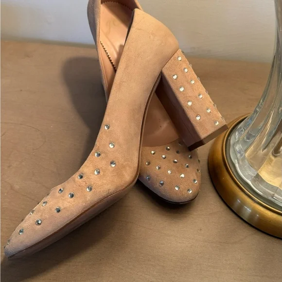Elegant Tan Suede Heels with Studded Detail. - Picture 9 of 12